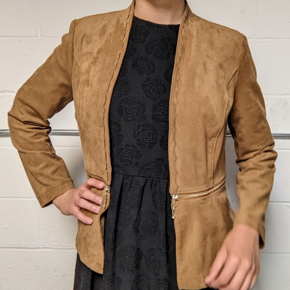 Chico's Convertible Sueded Peplum Size 8 - Picture 4 of 13